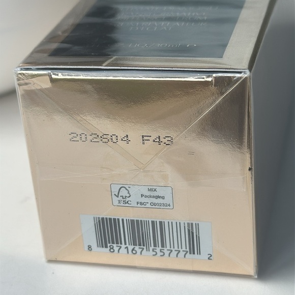 NEW Estée Lauder RE-NUTRIV ULTIMATE DIAMOND TRANSFORMATIVE BRILLIANCE SERUM - Picture 11 of 12